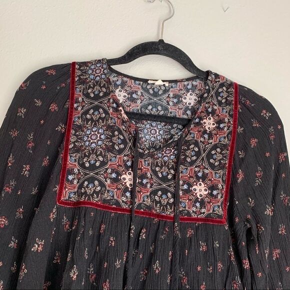 ✨ Hem & Thread Black Floral 3/4 Sleeves Top Small - Picture 2 of 7